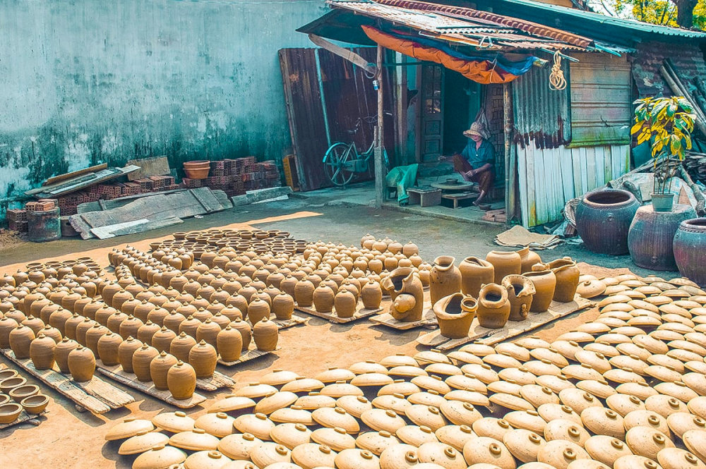 The villagers have grown up with the pottery craft and preserved their deep-rooted skills passed down through generations